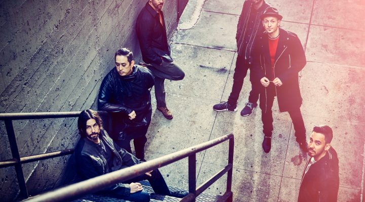 Честър Бенингтън се сбогува с феновете на Linkin Park с видеото към “One More Light”.